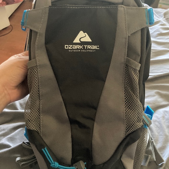 Ozark trail water backpack - Picture 4 of 5
